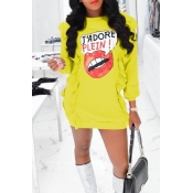 Lovely Casual Round Neck Printing Flounce Yellow T