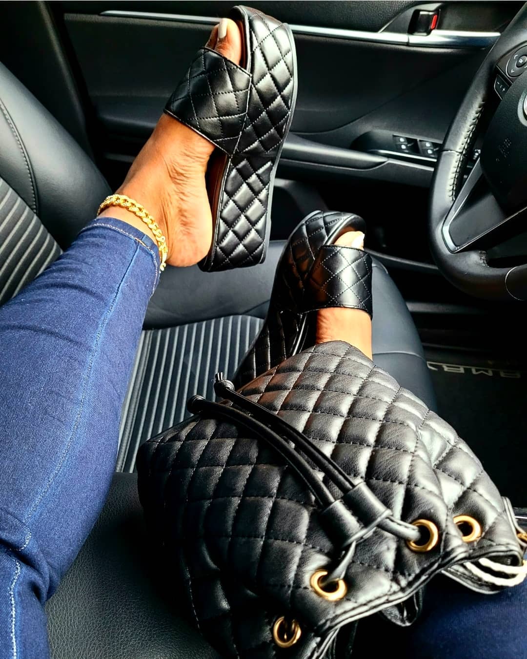 LW Casual Quilted Slide Black Platform Slides