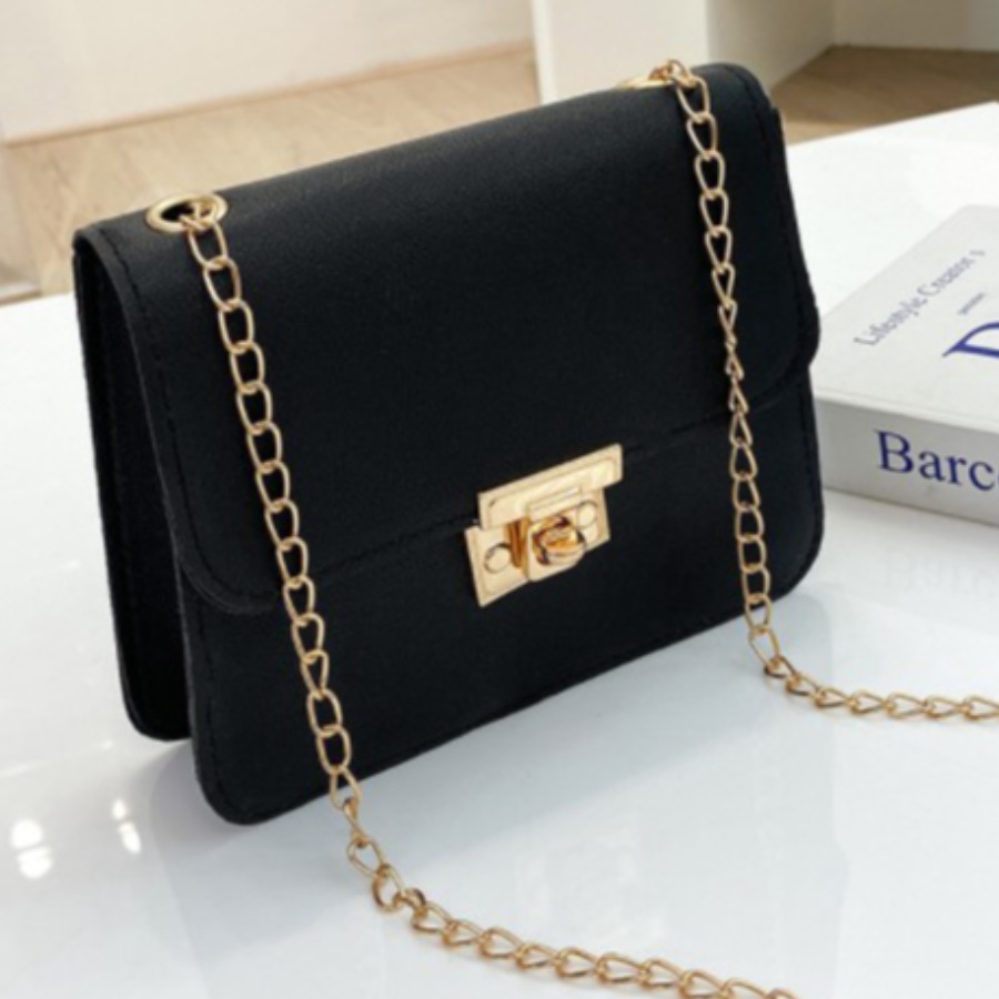 LW Chain Strap Crossbody Bag