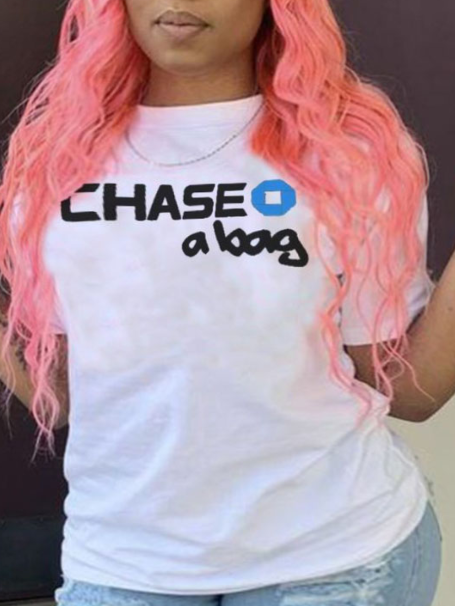 LovelyWholesale Plus Size Chase A Bag Letter Print T-shirt Summer Short Sleeve Casual Pattern Round Neck  5X Spring Summer 2024