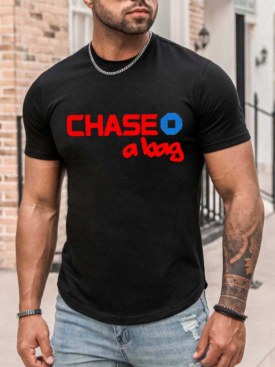 LovelyWholesale Men Chase A Bag Letter Print T-shirt Summer Short Sleeve Casual Round Neck Spring Summer 2024