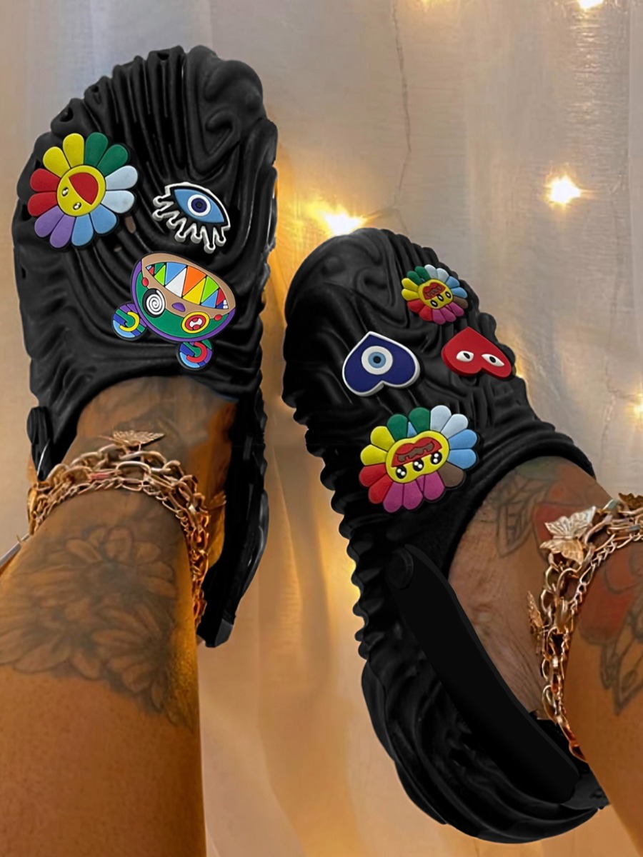 LW Cartoon Heart Floral Decor Sandals